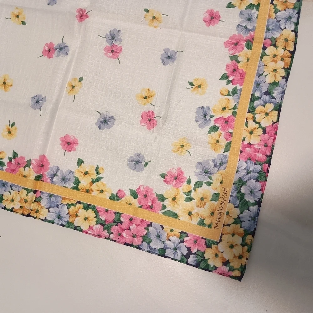 Yves Saint Laurent Flover Scarf / Scarv
